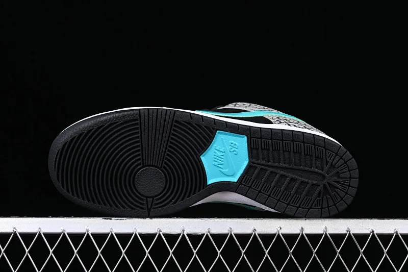 All categories Nk SB Dunk series Nk SB Dunk Low low-top sneakers Nk SB Dunk Low Pro black and white green spotted pattern sports skateboard shoes BQ6817-009